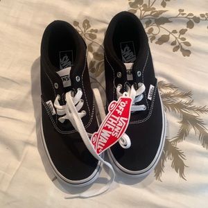 NWT. Boys Vans. Size 2.5